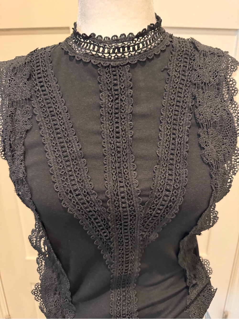 SHEIN Black Lace-Trim Mock Neck Camisole - Picture 2 of 4
